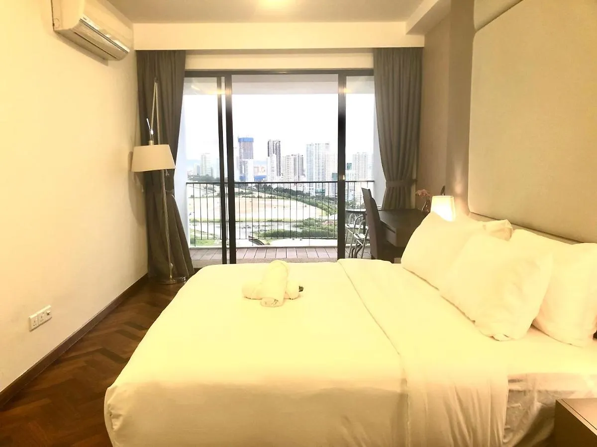 The Landmark Seaview Netflix By Blue Sky Holidays George Town 0*,