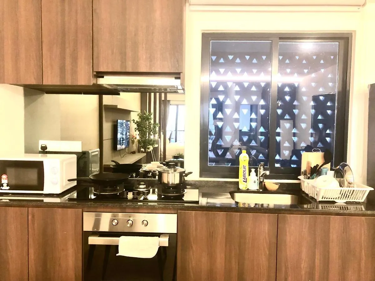 The Landmark Seaview Netflix By Blue Sky Holidays George Town Apartment