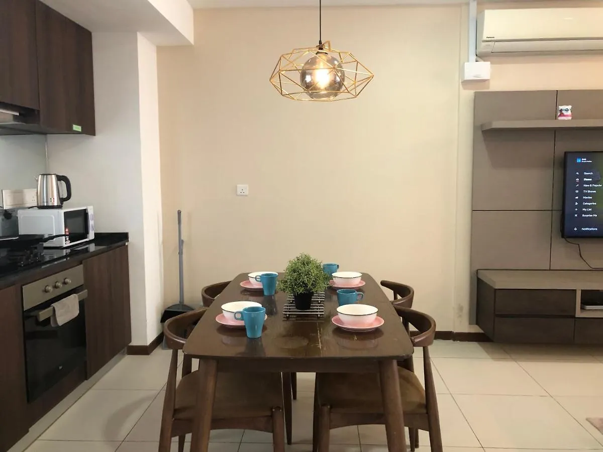 The Landmark Seaview Netflix By Blue Sky Holidays George Town 0*,