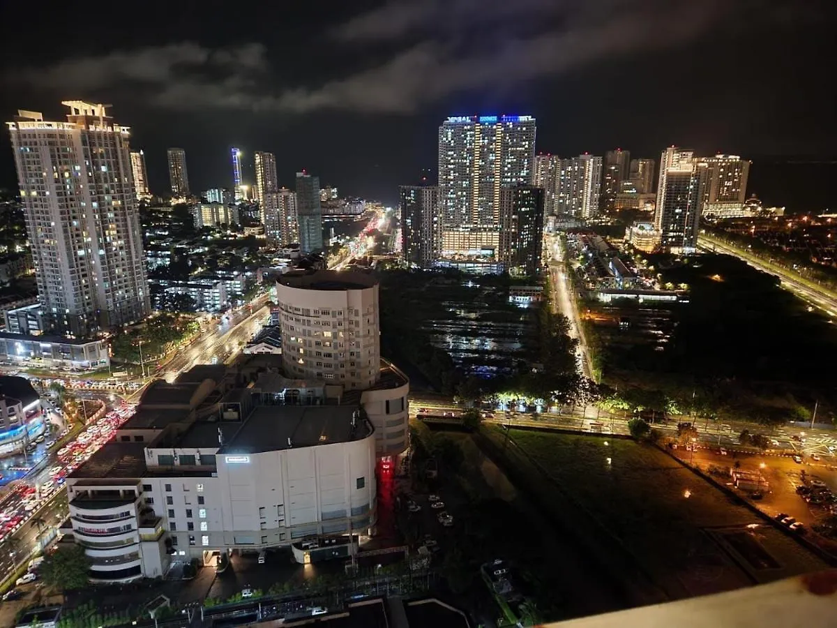 Apartment The Landmark Seaview Netflix By Blue Sky Holidays George Town