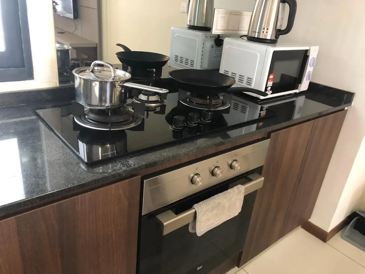 The Landmark Seaview Netflix By Blue Sky Holidays George Town 0*,