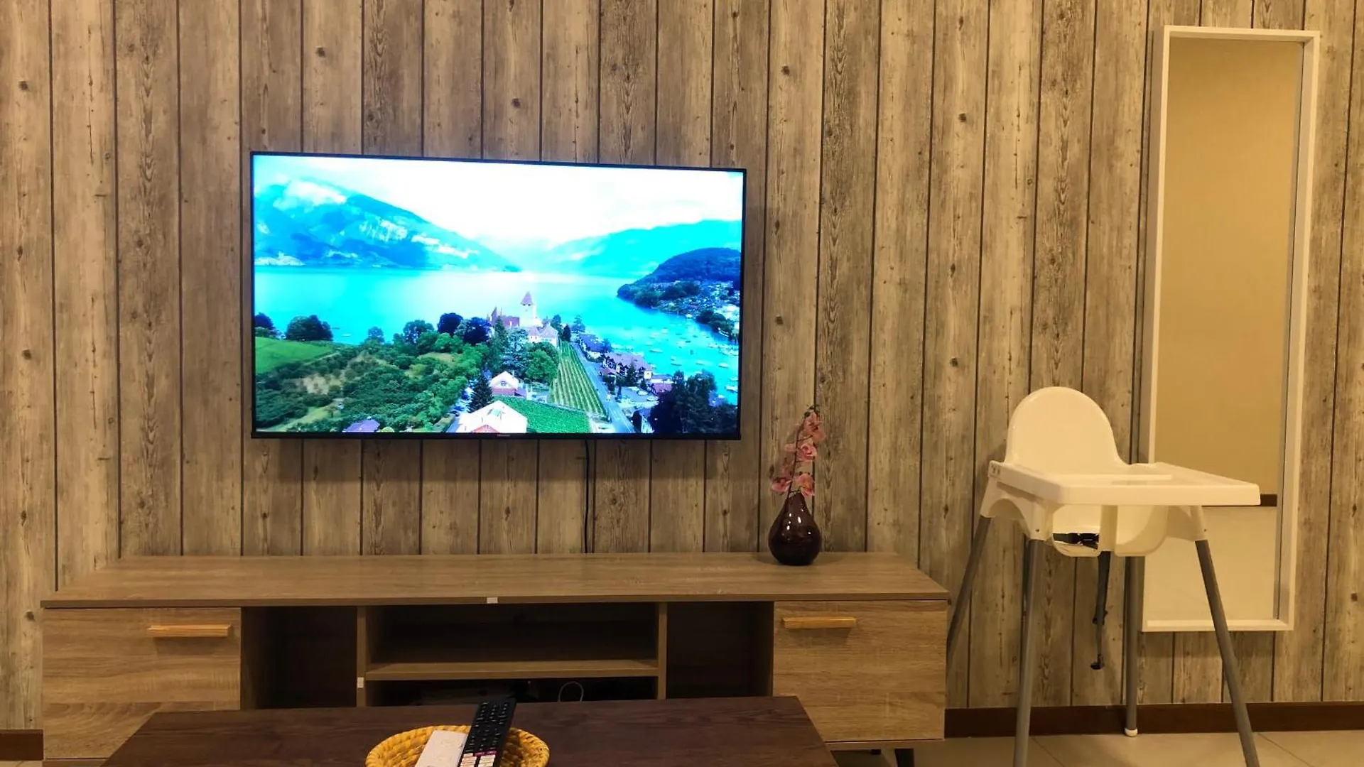 The Landmark Seaview Netflix By Blue Sky Holidays George Town