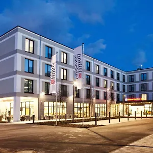 Hilton Garden Munich Messe فندق فيلدكيرخن
